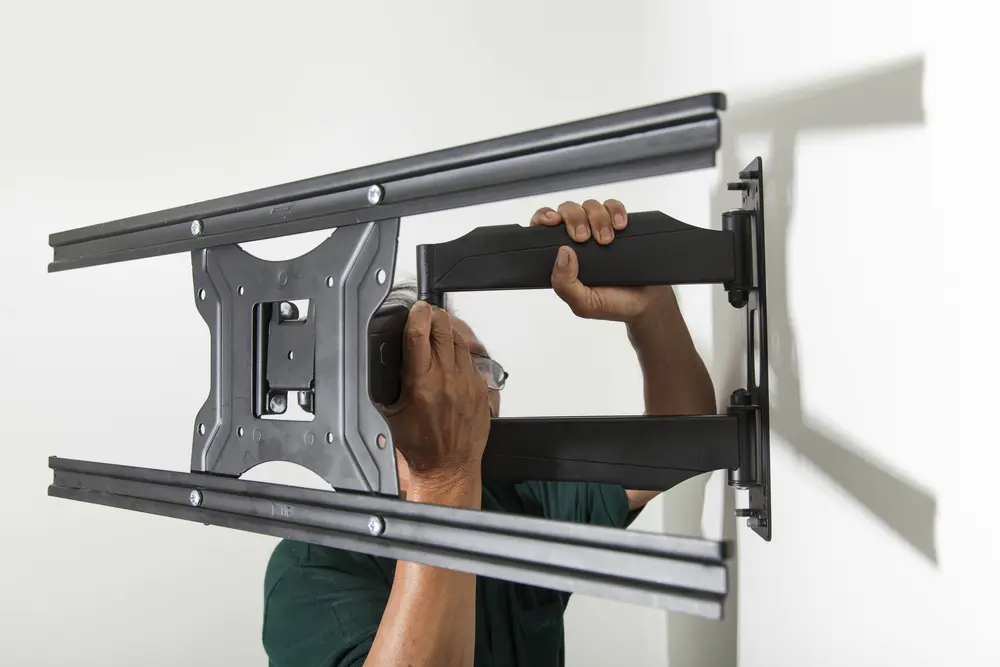 Professional Mounting & Hanging in Portland Oregon - Zurc Construction